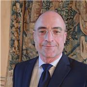 Diplômé de Sciences-Po et ESCP et avec de l'expérience dans les cours particuliers, de très bon niveau en Allemand et Anglais